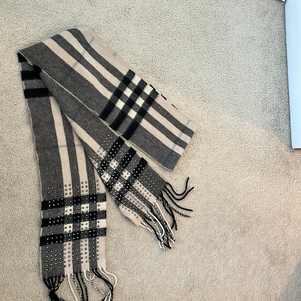 COPY - Burberry cashmere Studded Nova Check Scarf